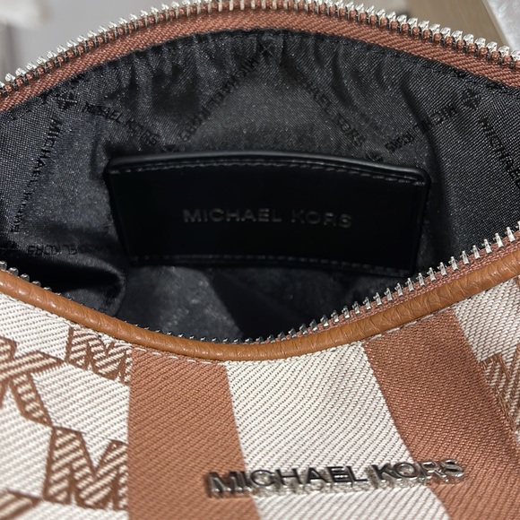 Michael Kors Men’s Women’s Cooper mini duffle xbody NWT 
Light Cream Multi 

NWT - Picture 12 of 16